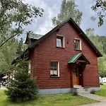 Parque de Campismo Chalets&apartments - Base Camp Medvědín *