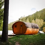 Chalets&apartments - Base Camp Medvědín Parque de Campismo *