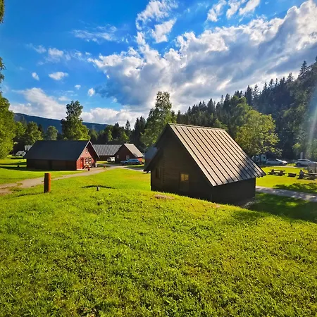 Parque de Campismo Chalets&apartments - Base Camp Medvědín *