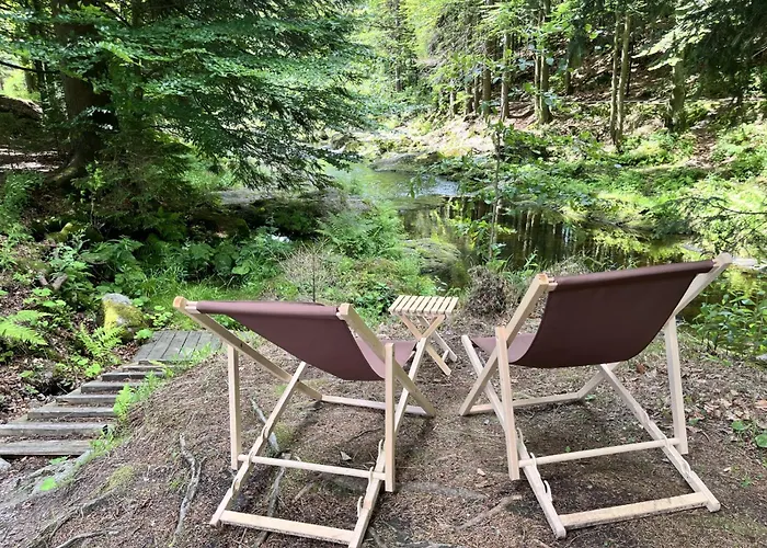& - Base Camp Medvedin אתר קמפינג Špindlerŭv Mlýn