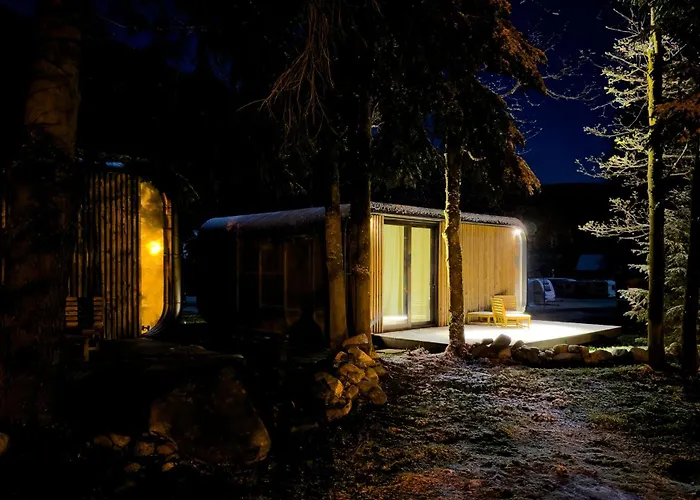 & - Base Camp Medvedin אתר קמפינג Špindlerŭv Mlýn