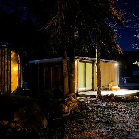 & - Base Camp Medvedin Camping Špindlerŭv Mlýn