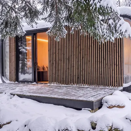 & - Base Camp Medvedin مكان تخييم Špindlerŭv Mlýn