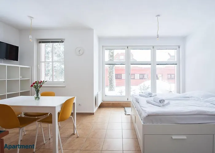 & - Base Camp Medvedin Camping Špindlerŭv Mlýn