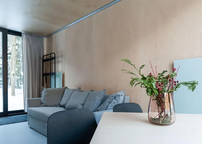 & - Base Camp Medvedin Camping