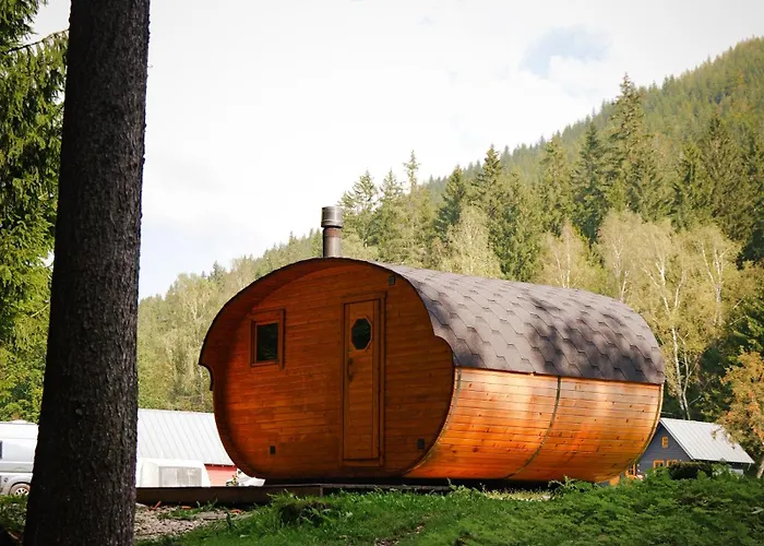 & - Base Camp Medvedin Camping *